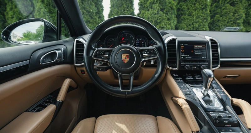 Porsche Cayenne cena 169990 przebieg: 139794, rok produkcji 2015 z Kruszwica małe 781